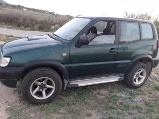 Nissan Terrano II 2000