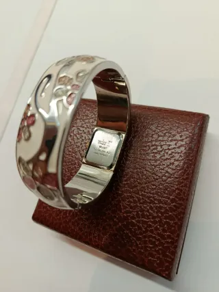 Reloj Brazalete Miss T Beige y Dorado