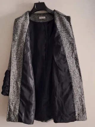 Cappotto tweed con polsini pelliccia sintetica