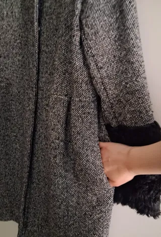 Cappotto tweed con polsini pelliccia sintetica