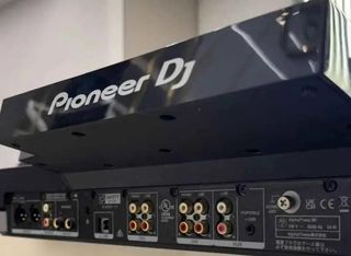 Pioneer DJ XDJ-RX3 Mesa DJ