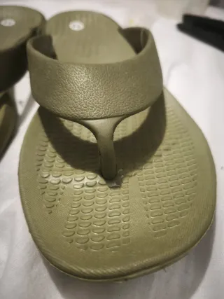 Chanclas verdes talla 44 nuevas