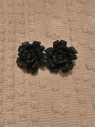 Orecchini neri stile anni '60