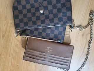 Bolso Louis Vuitton Marrón con Cartera y Billetero