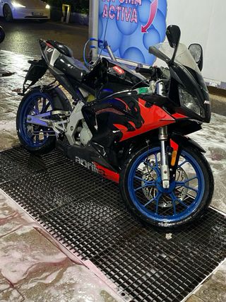 Aprilia RS 50cc cambio por scooter o supermotard!!