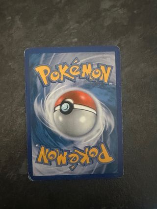 Carta Pokémon Reshiram Básico 130 HP holo.