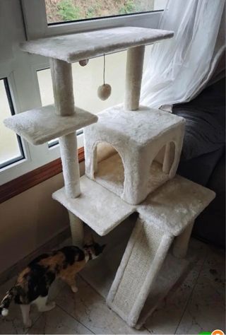 Rascador para gatos beige