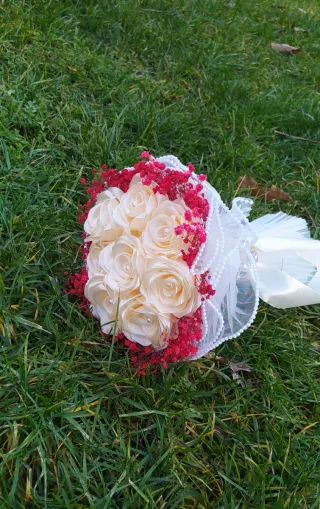 Ramo de Novia Flores Blancas y Rojas