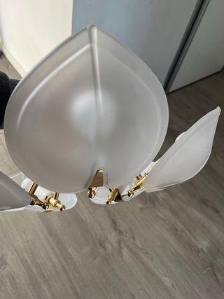 Lámpara de cristal y metal dorada