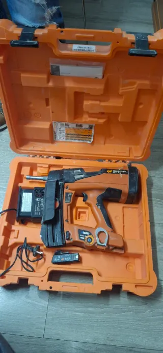 Pistola Clavos Spit P800