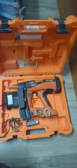 Pistola Clavos Spit P800