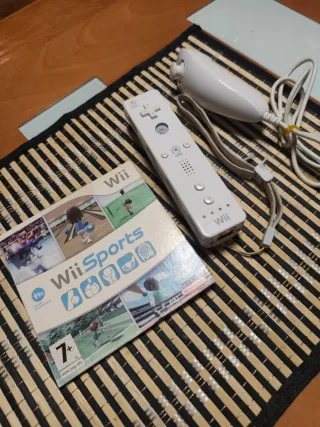 Nintendo Wii Sports + Controller
