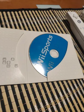 Nintendo Wii Sports + Controller