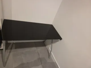 Mesa escritorio cristal negro y metal