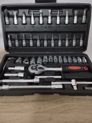 Lote Caja Herramientas 46 Piezas + Reloj