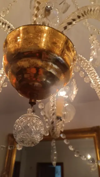 Lámpara de araña de cristal dorada