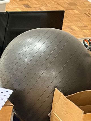Pelota de Pilates Gris con aguja e inflador