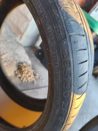 Neumáticos 285 30 R21 100Y