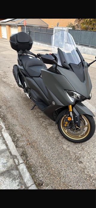 YAMAHA TMAX 560 TECH MAX. Año 2020