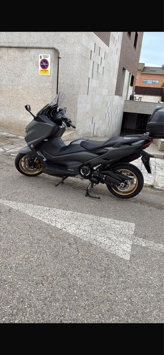 YAMAHA TMAX 560 TECH MAX. Año 2020