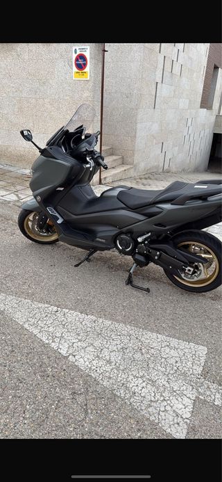 YAMAHA TMAX 560 TECH MAX. Año 2020