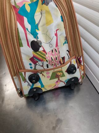 Maleta elegante con estampado de figuras