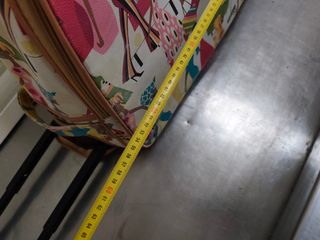 Maleta elegante con estampado de figuras