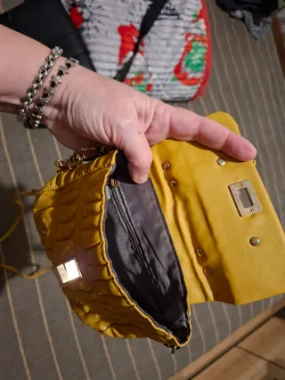 Borsa porta cellulare senape nuova