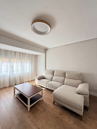 Mesa de centro madera marrón y blanca