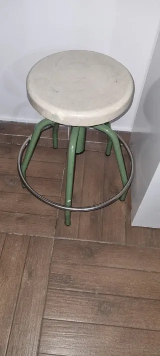 Taburetes vintage metal y madera