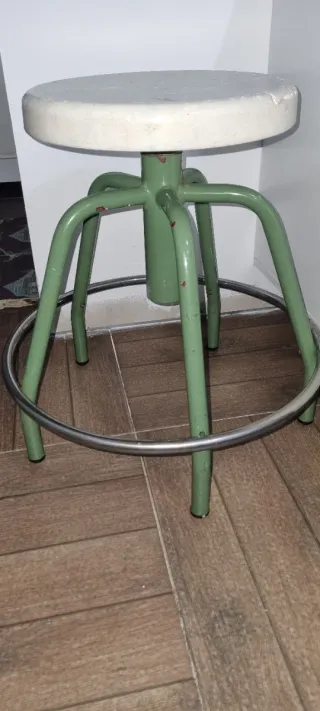 Taburetes vintage metal y madera