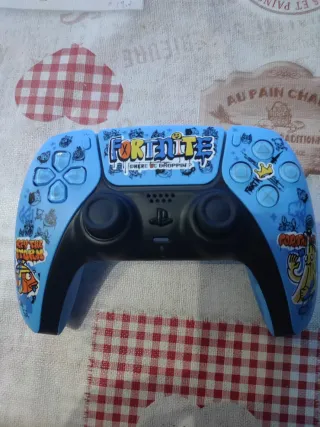 Mando PS5 Fortnite AVERIADO