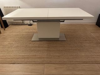Mesa de comedor blanca BoConcept