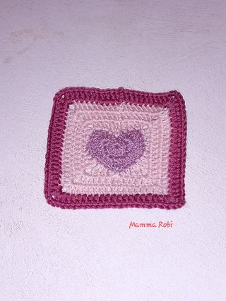 Mattonella uncinetto cuore rosa