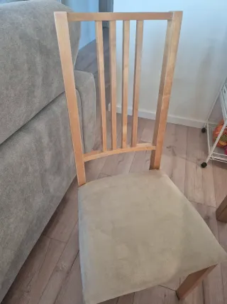 Mesa comedor madera con 4 sillas Ikea extensible