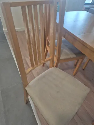 Mesa comedor madera con 4 sillas Ikea extensible