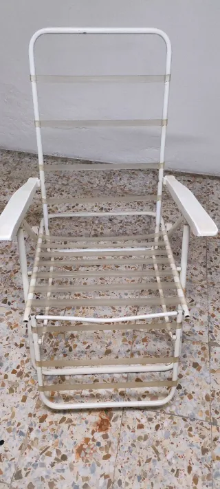 Tumbona reclinable con cojín
