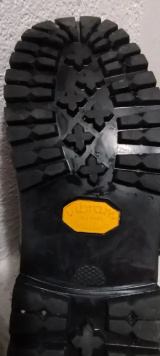 Botas de montaña unisex talla 39