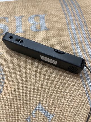 Grabadora de voz digital negra