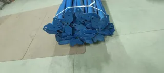 Tubos con Pletinas Azules