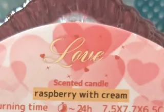 Candela profumata a forma di cuore