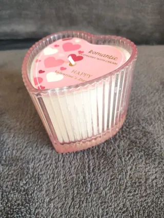 Candela profumata a forma di cuore