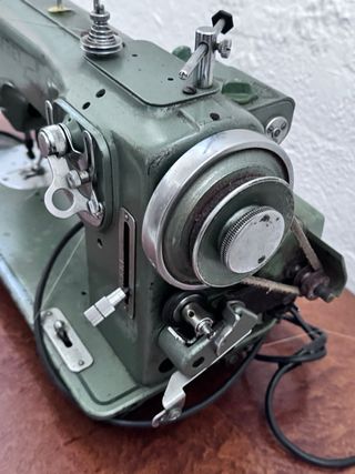 Máquina de coser Refrey Transforma