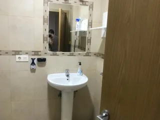 Se alquila una casa en avenida mediterráneo a proc