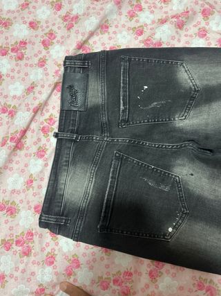 Vaqueros Dsquared2 Negros Rotos