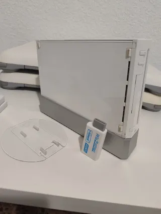 Nintendo Wii + 4 Comandi + Giochi + Extra