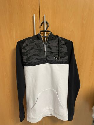 Sudadera con cremallera y capucha