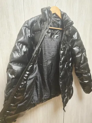 Chaqueta Prada Negra Brillante.  Tallas: S-M-L-XL-
