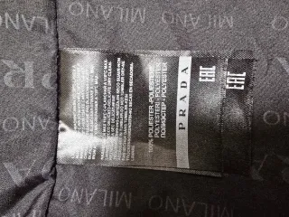 Chaqueta Prada Negra Brillante.  Tallas: S-M-L-XL-