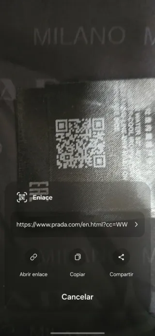 Chaqueta Prada Negra Brillante.  Tallas: S-M-L-XL-